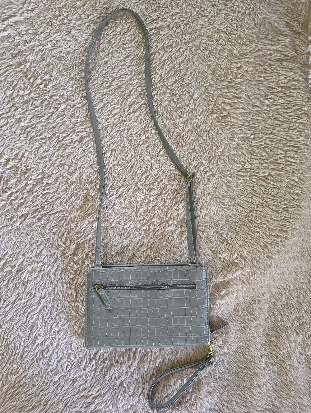 Source Unknown Gray Croc-Embossed Crossbody with Wristlet